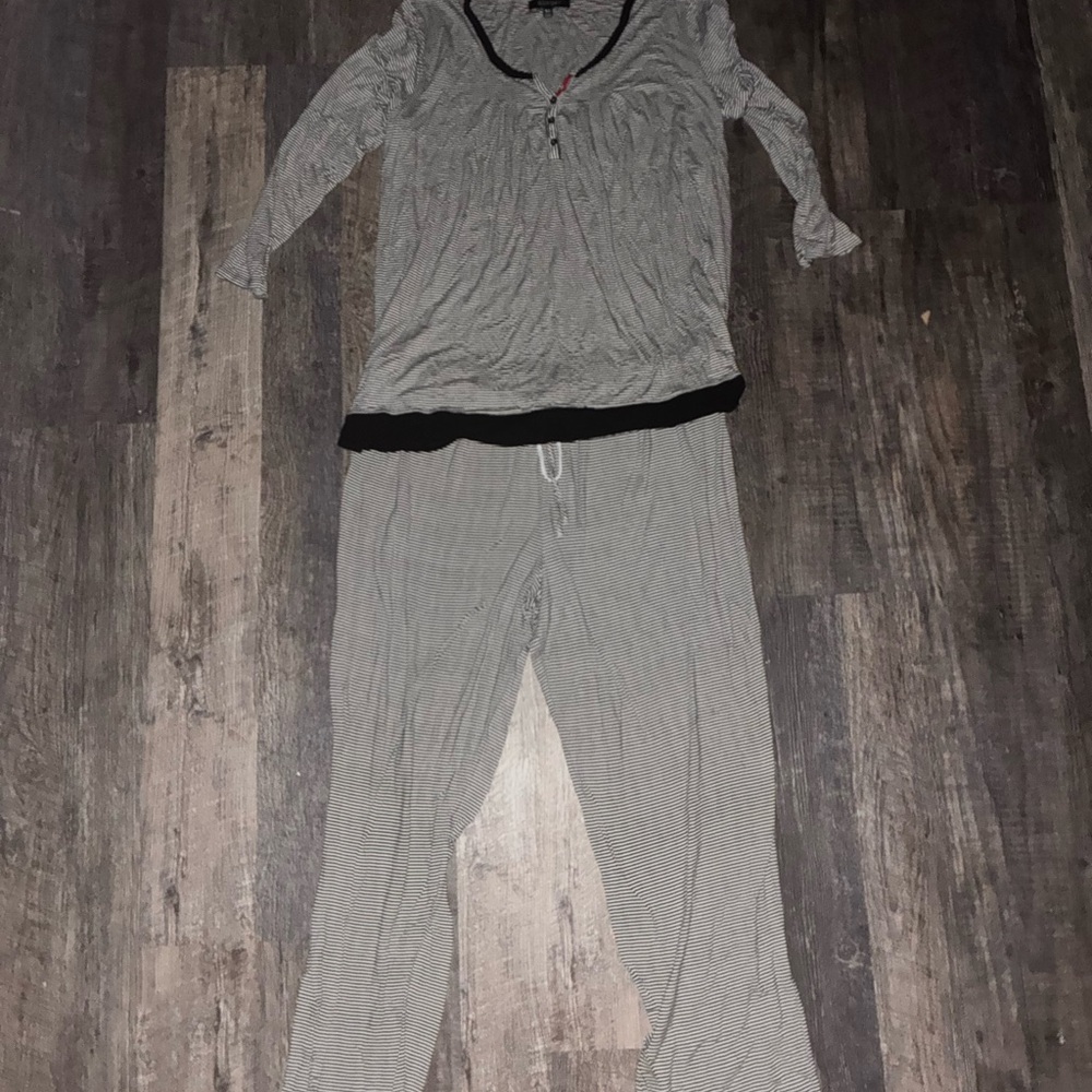 Ellen Tracy Gray and Black Pajama Set